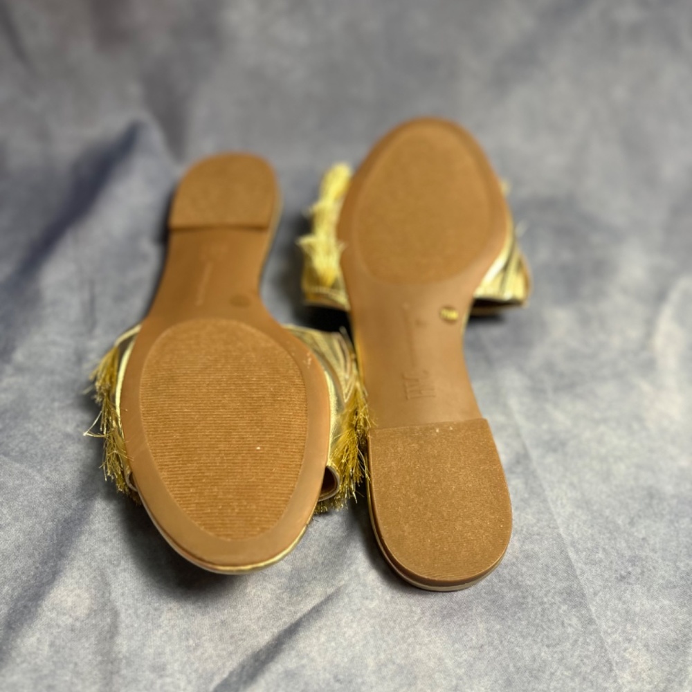 Gold fringe sandals - Picture 4 of 5